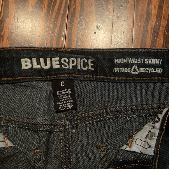 Blue Spice high waisted distressed frayed jeans! - Picture 4 of 5